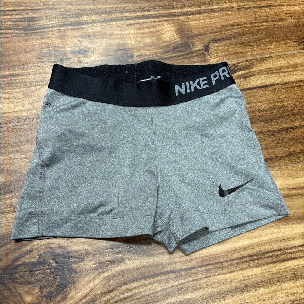Nike Pro 3 inch seam, size, XS, compression shorts in heather grey, Dri-fit